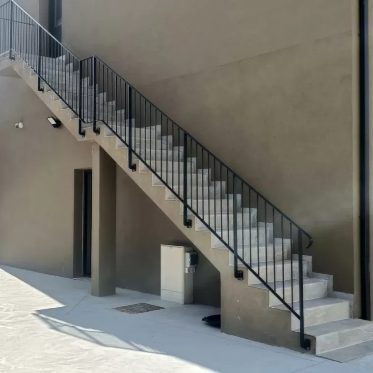 Thermolaquage sur rampe d'escalier en Corse, Borgo, STM