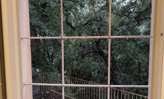 Remplacement de grilles de défense thermo laquage dans une maison à Porto-Vecchio, Borgo, STM